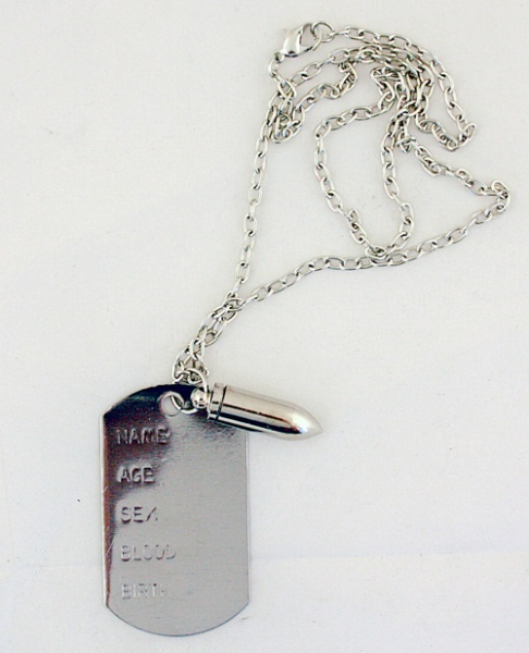 chaîne avec balle et plaque identification